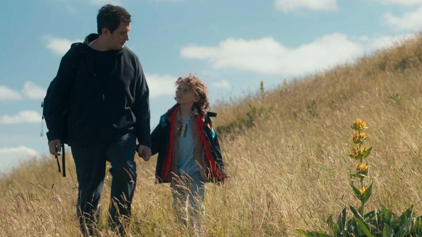 photo film le roman de jim de Arnaud Larrieu avec Karim Leklou, Laetitia Dosch, Sara Giraudeau