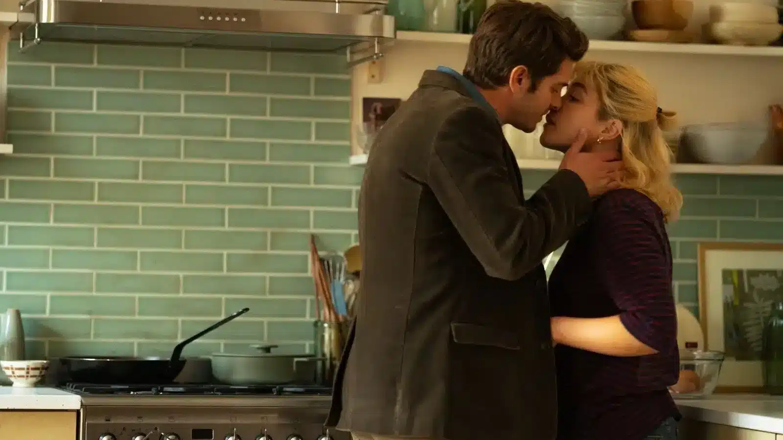 photo l'amour au présent de John Crowley avec Andrew Garfield, Florence Pugh