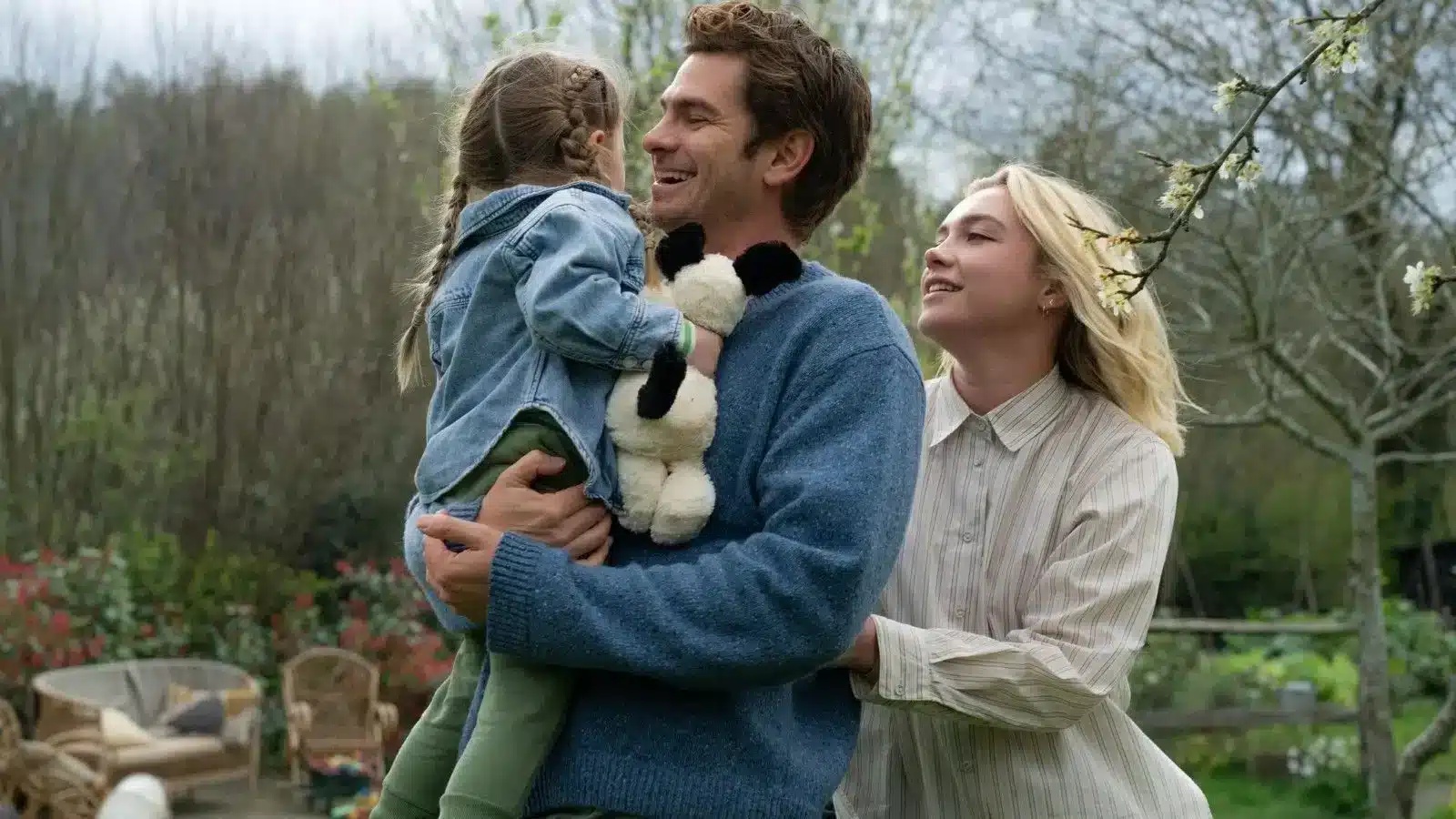 photo l'amour au présent de John Crowley avec Andrew Garfield, Florence Pugh