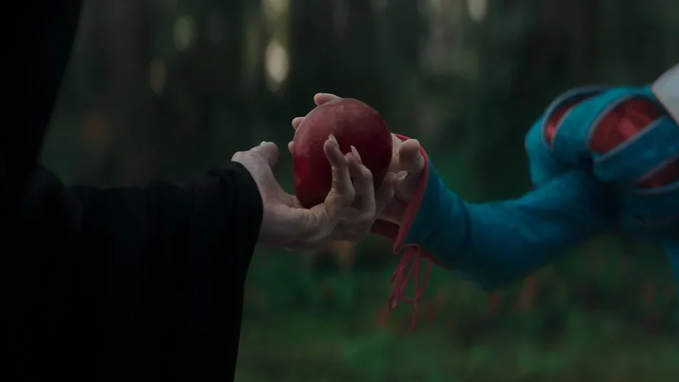 photo blanche-neige 2025 réalisé par Marc Webb avec Rachel Zegler, Gal Gadot, Andrew Burnap