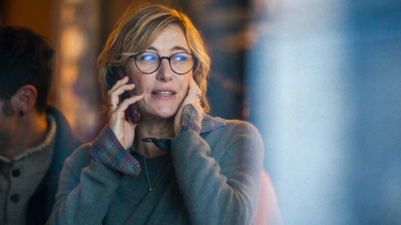photo du film l'attachement de carine tardieu avec Valeria Bruni Tedeschi, Pio Marmaï, Vimala Pons, César Botti et Raphaël Quenard
