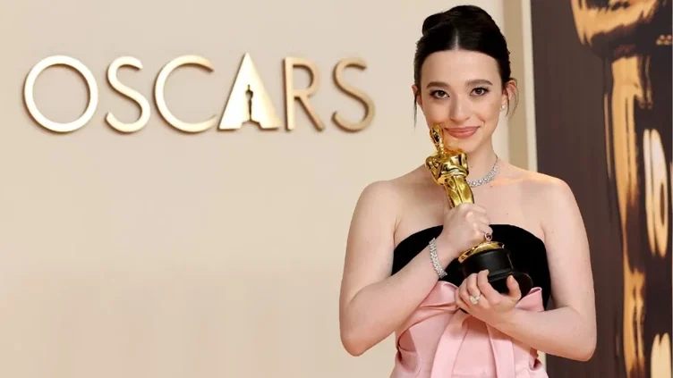 photo oscars 2025 avec Mikey Madison